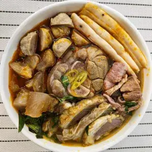 Hình ảnh Bún bò đặc biệt