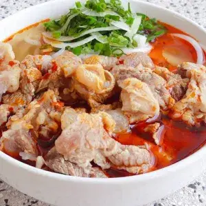 Hình ảnh Combo bún bò nạm gân - nước sâm