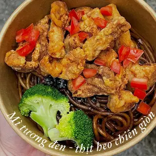 Hình ảnh Mì Ý heo chiên sốt tương đen