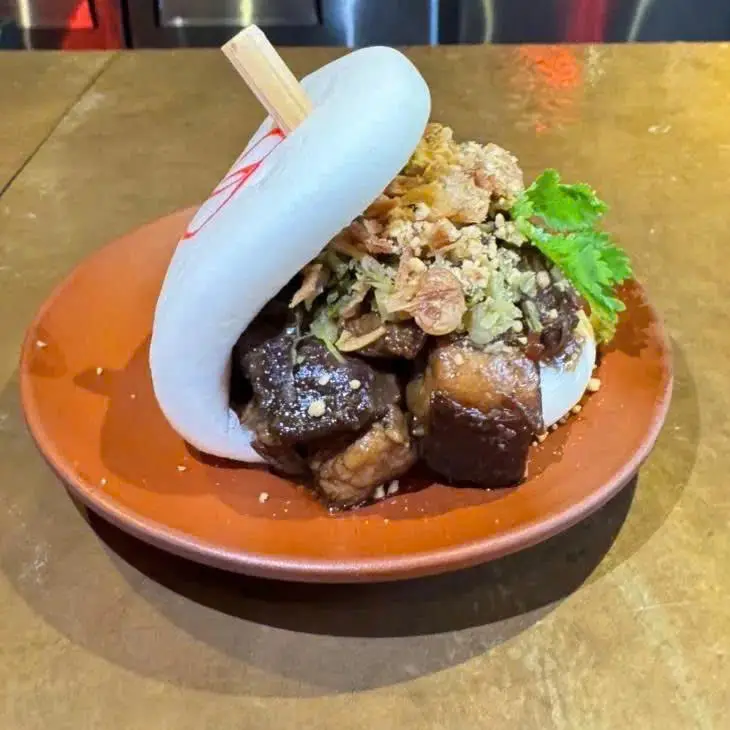 Hình ảnh Bao thịt kho