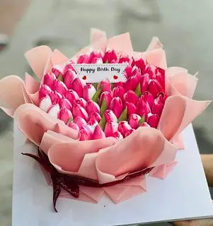 Hình ảnh Bánh kem hoa tulip