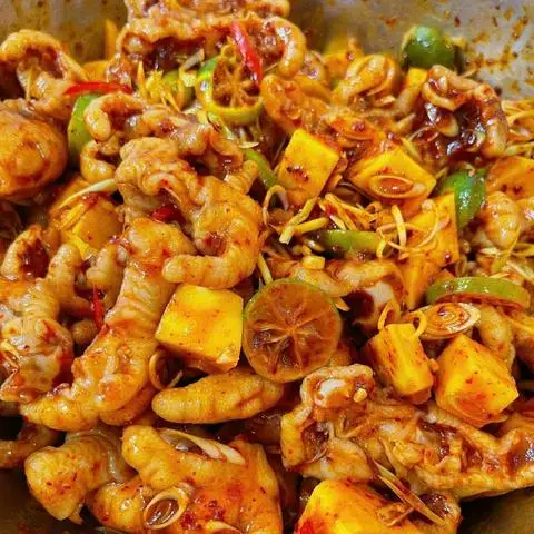 Hình ảnh Bếp Cậu Ấm - Chân Gà Sốt Thái & Ăn Vặt - Tân Quý