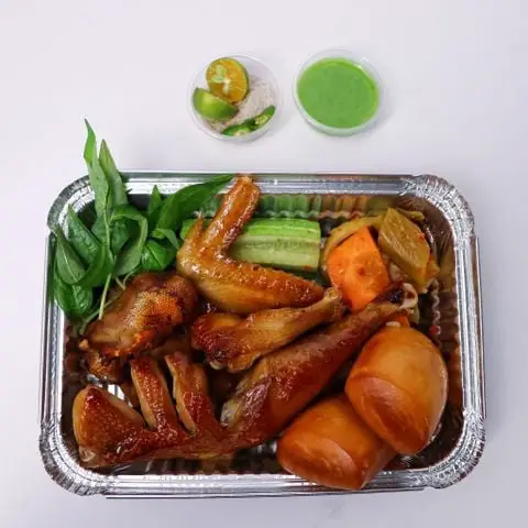 Hình ảnh Gà Nướng 1/2 Con Sốt Tiêu Xanh