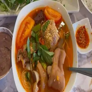 Hình ảnh Bún riêu cua giò