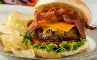 Hình ảnh Burger heo xông khói và BBQ heo - Combo bacon & minced pork