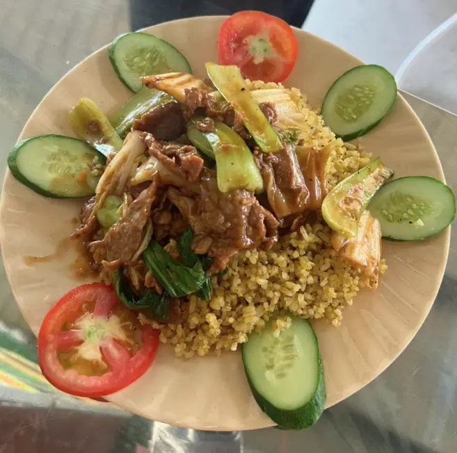 Hình ảnh Cơm chiên bò xào sa tế