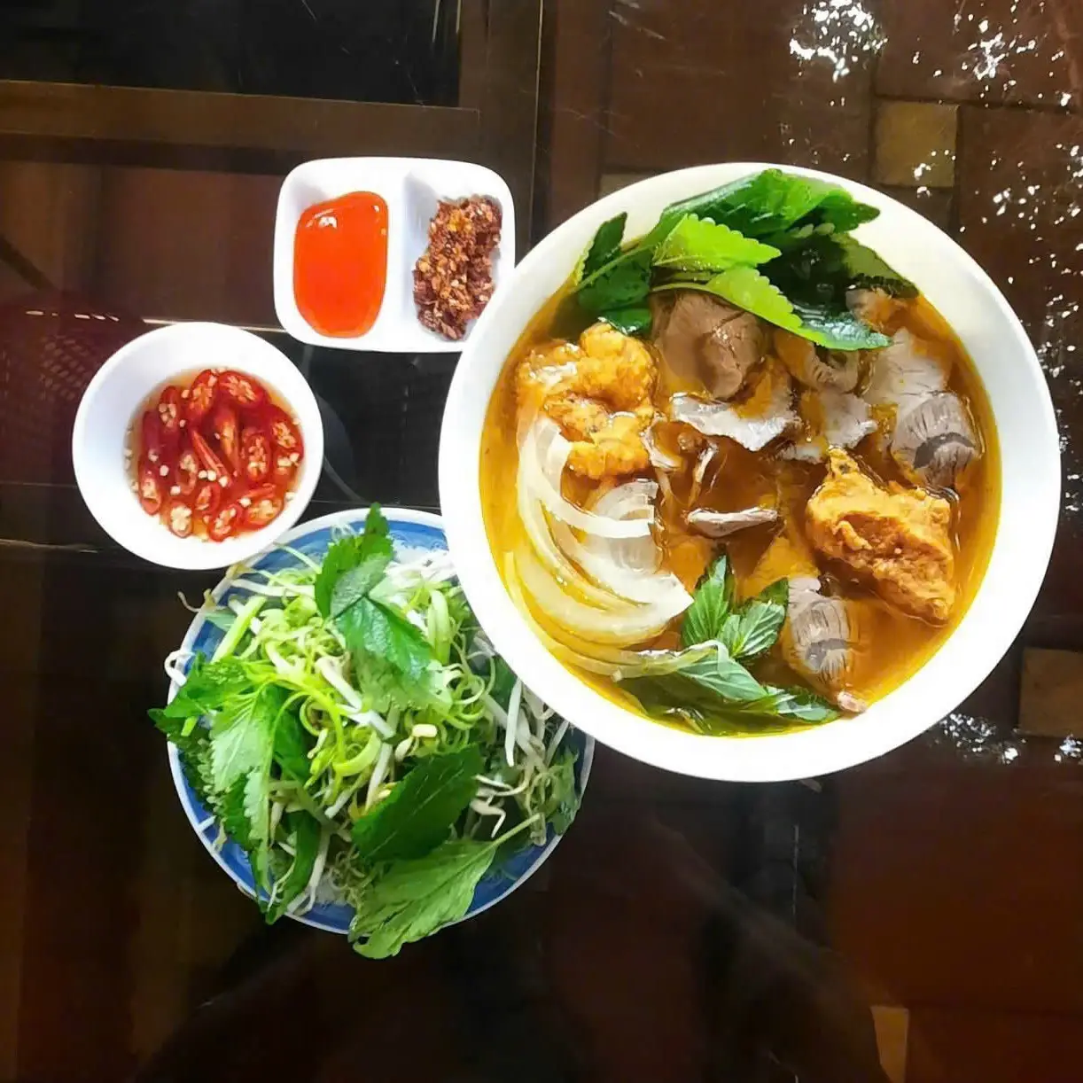 Hình ảnh Bún Huế nạm chả