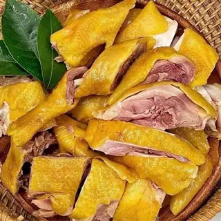 Hình ảnh Gà ủ muối nguyên con