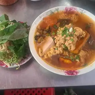 Hình ảnh Mì gói riêu cua ốc chả