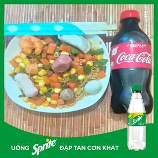 Hình ảnh Mì trộn thập cẩm nhiều mì - pepsi hoặc nước khác
