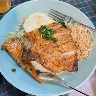 Hình ảnh Cơm sườn-bì-chả-trứng ốp la (đầy đủ)