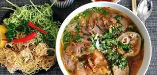 Hình ảnh Bún bò tái - sườn sụn - chả