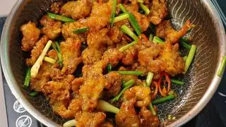 Hình ảnh Chân gà rút xương chiên mắm