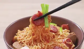 Hình ảnh Mì xúc xích