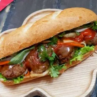 Hình ảnh Bánh mì thịt nướng đặc biệt