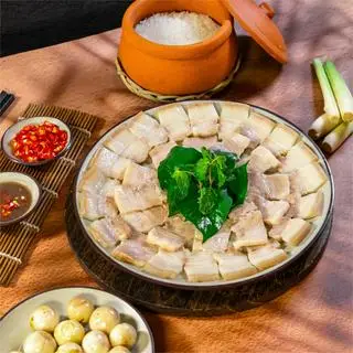 Hình ảnh Cơm thịt luộc cà pháo mắm tôm - canh - rau - tráng miệng