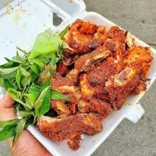 Hình ảnh Combo gà nướng muối ớt - bánh bao chiên