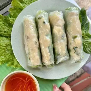 Hình ảnh Gỏi cuốn khoai mì quết