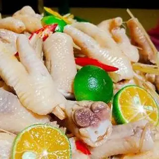 Hình ảnh Chân gà ngâm sả ớt