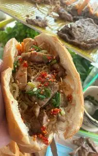Hình ảnh Bánh mì thịt nướng