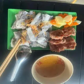 Hình ảnh Bánh cuốn nóng thịt nướng