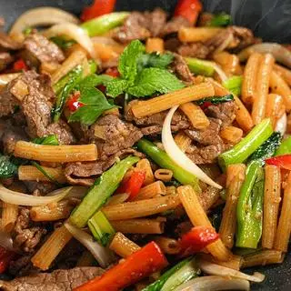 Hình ảnh Nui xào bò