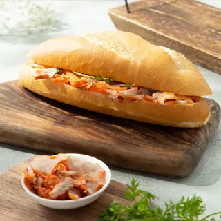 Hình ảnh Bánh mì xá xíu