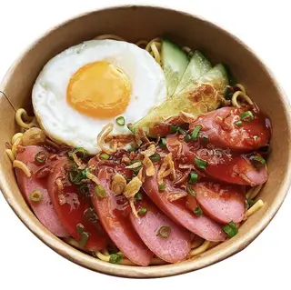 Hình ảnh Mỳ trộn xúc xích