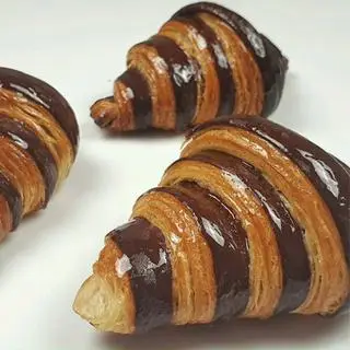Hình ảnh Bánh sừng trâu vị socola