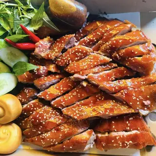 Hình ảnh Vịt quay tỳ bà rút xương da giòn - nửa con
