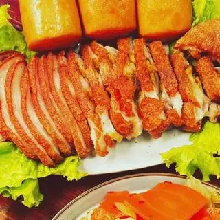 Hình ảnh Giò Heo Ủ Muối Chiên Giòn( 1/2 cái)