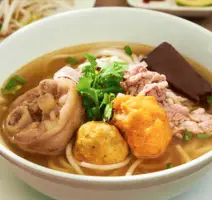 Hình ảnh Bún bò chả cua