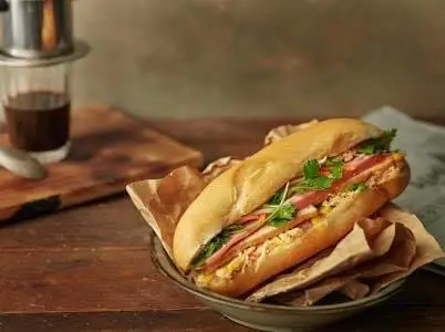 Hình ảnh Bánh mì Thập Cẩm + Trà Quất