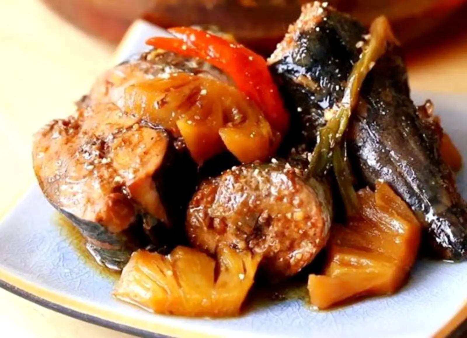 Hình ảnh Cơm cá biển kho thơm