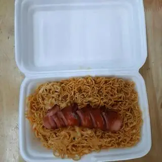 Hình ảnh Mì trộn khô 2 vắt 1 xúc xích