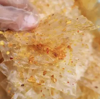 Hình ảnh Bánh tráng tỏi hành phi - hũ 350gr