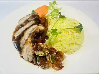 Hình ảnh Cơm vịt quay sốt mật ong - tép rừng lá chanh - V2