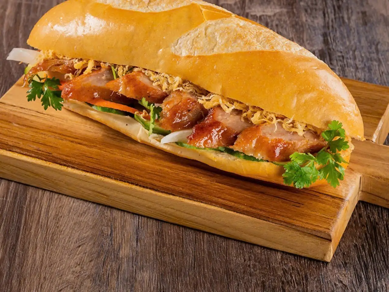 Hình ảnh Combo 4 bánh mì nem nướng trứng - kèm 1 chai sữa đậu nành nguyên chất
