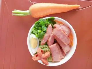 Hình ảnh Bún trộn nem nướng Nha Trang