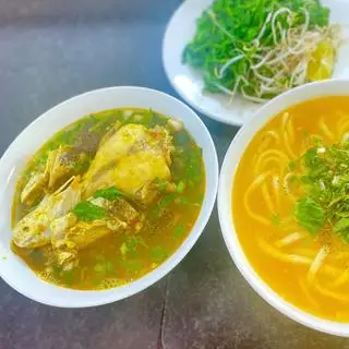 Hình ảnh Bánh canh đầu cá lóc kèm ruột