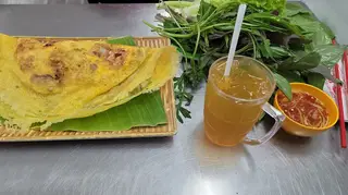 Hình ảnh Combo 4. 5 bánh khọt tôm+ 5 bánh khọt trứng cút+ 1lon coca+1 tẩy đá
