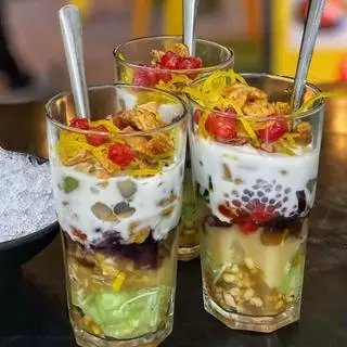 Hình ảnh Chè thập cẩm truyền thống