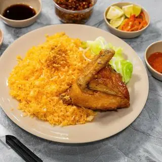 Hình ảnh Cơm gà sốt mắm tỏi