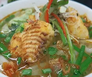 Hình ảnh Bánh canh cá lóc tô thường