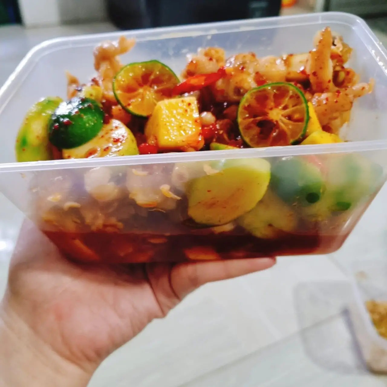 Hình ảnh Chân gà sốt Thái - hộp lớn