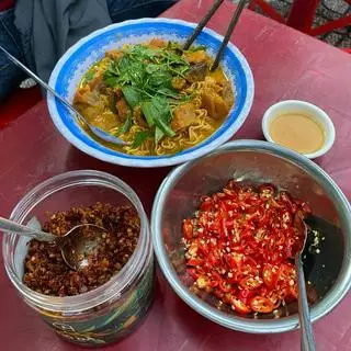Hình ảnh Phá lấu mì gói 2 vắt