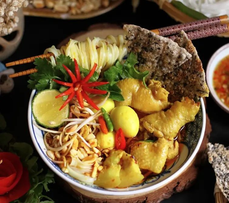 Hình ảnh Mì quảng gà ta