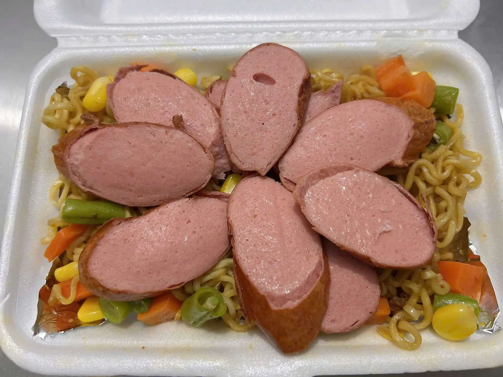 Hình ảnh Mì Trộn Xúc Xích
