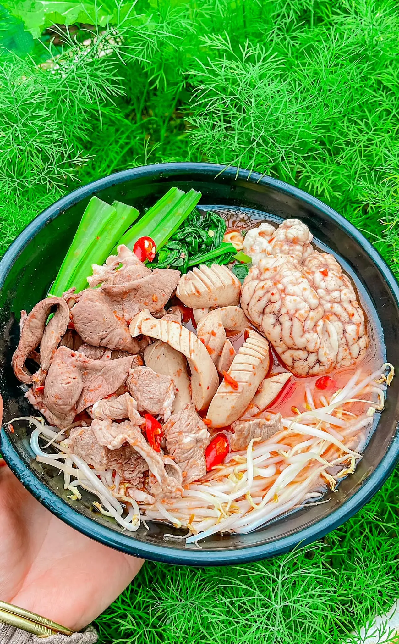 Hình ảnh Mì óc chua cay