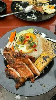 Hình ảnh Cơm tấm sườn - bì - chả - trứng
